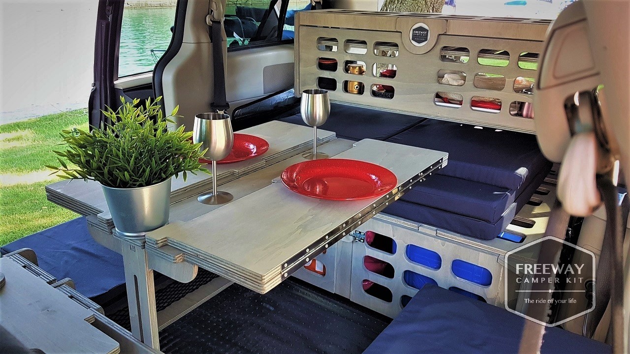 Carrière leveren Overleg Minivan camper conversion kit Sleeping Giant | Freeway Camper Kit